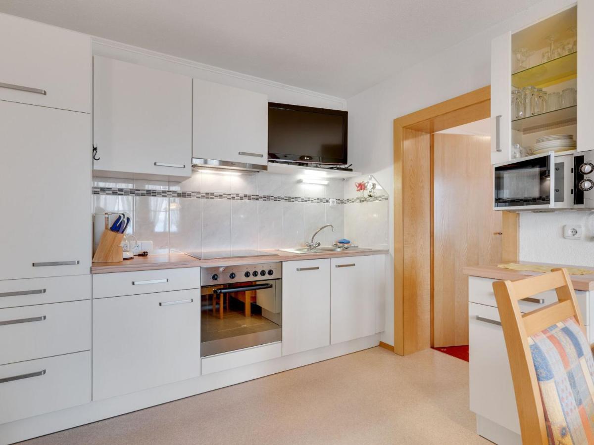 Quaint Apartment In Hainzenberg Near Horbergbahn Exterior foto