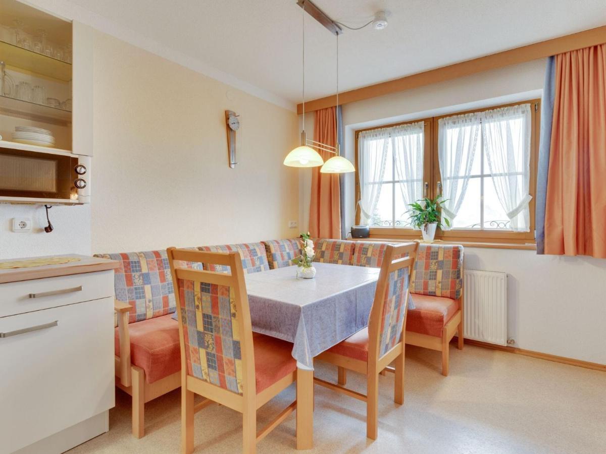 Quaint Apartment In Hainzenberg Near Horbergbahn Exterior foto