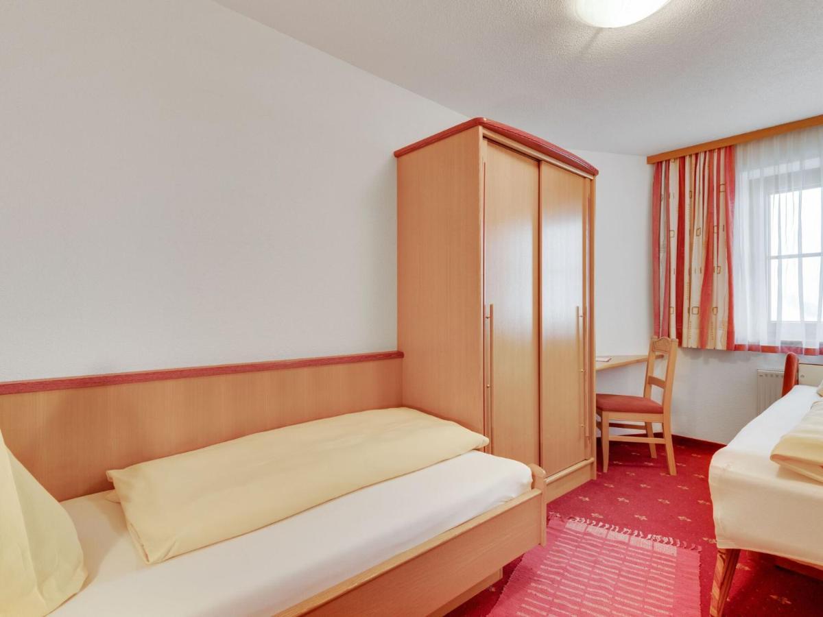 Quaint Apartment In Hainzenberg Near Horbergbahn Exterior foto