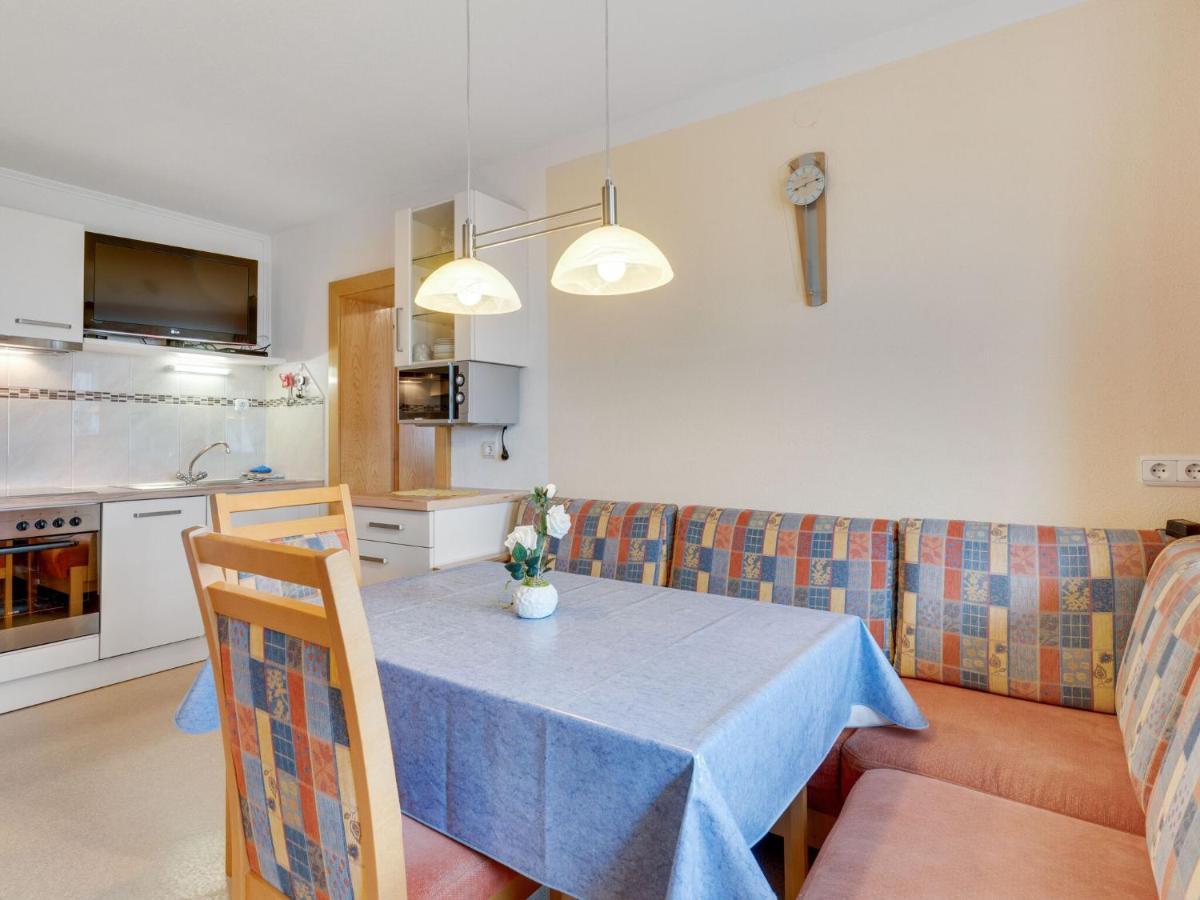 Quaint Apartment In Hainzenberg Near Horbergbahn Exterior foto