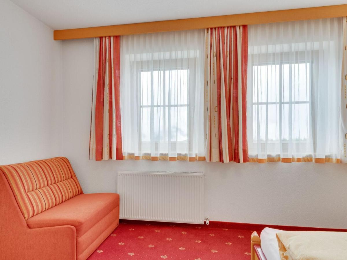 Quaint Apartment In Hainzenberg Near Horbergbahn Exterior foto