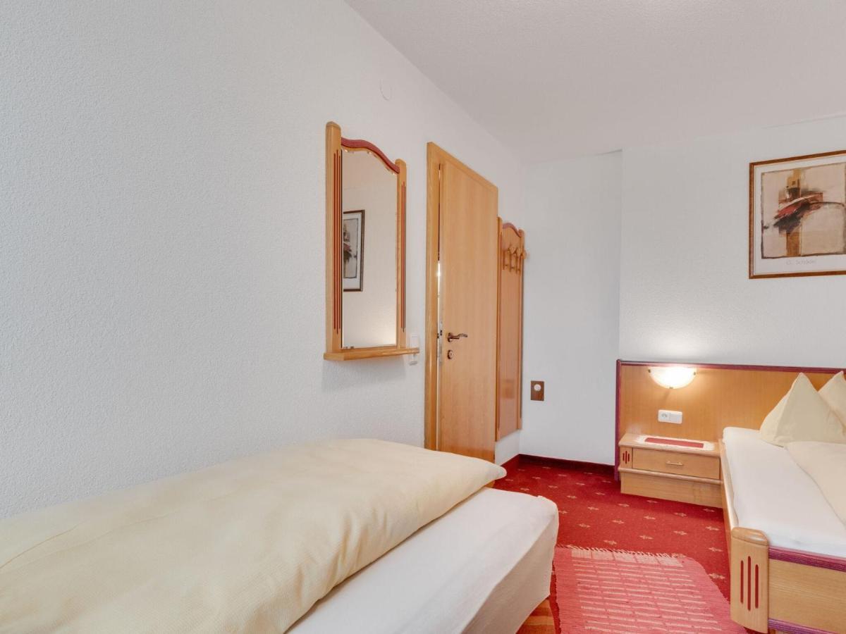 Quaint Apartment In Hainzenberg Near Horbergbahn Exterior foto